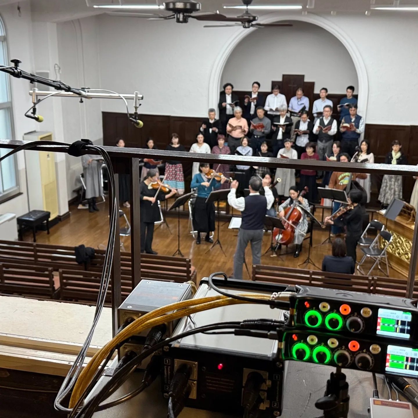 大阪万博の開幕日、大阪市内の100年を超える歴史のあるキリス...